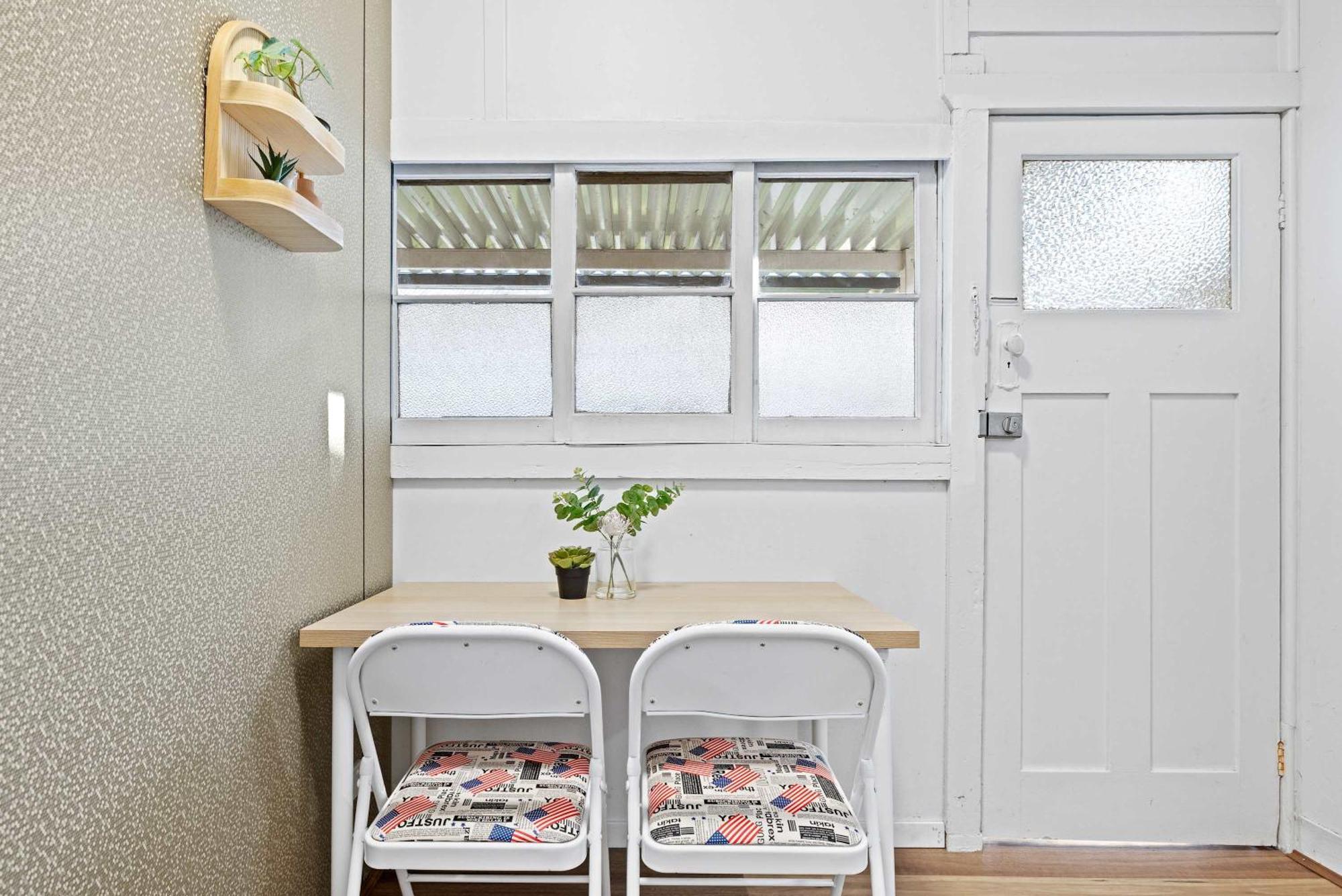 Boutique Double - Centrally Located - Shared Bathroom Affittacamere