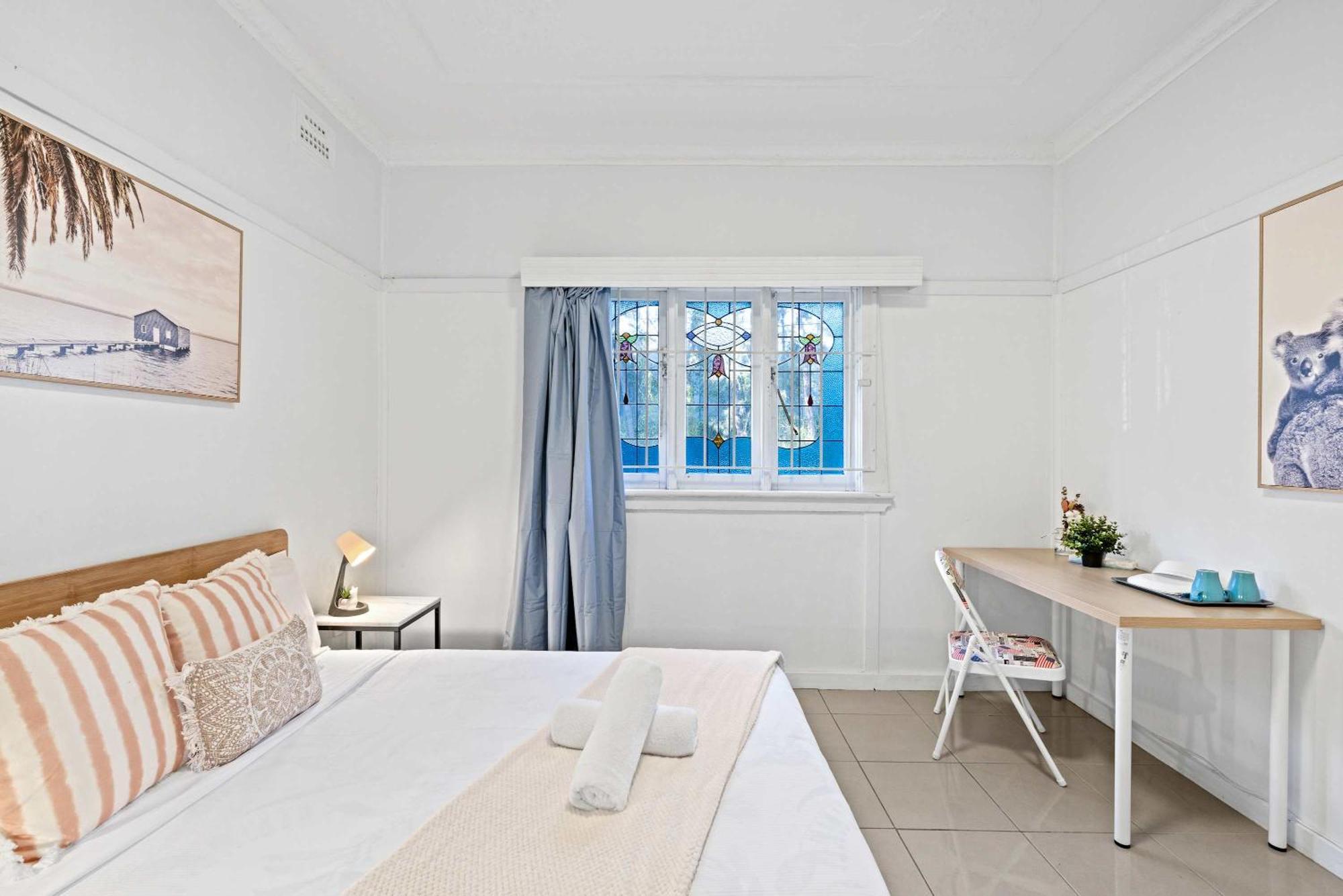 Boutique Double - Centrally Located - Shared Bathroom Affittacamere